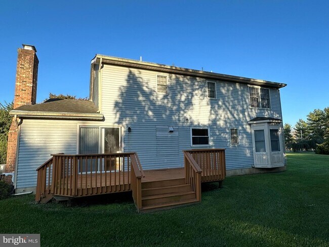 Building Photo - 703 Lora Ln