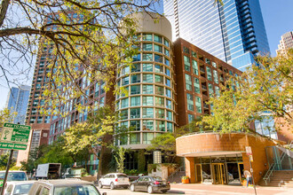 Building Photo - 440 N McClurg Ct