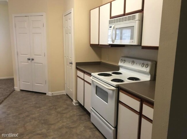 Building Photo - 1 br, 1 bath Condo - 19788 Highway 105 W F...