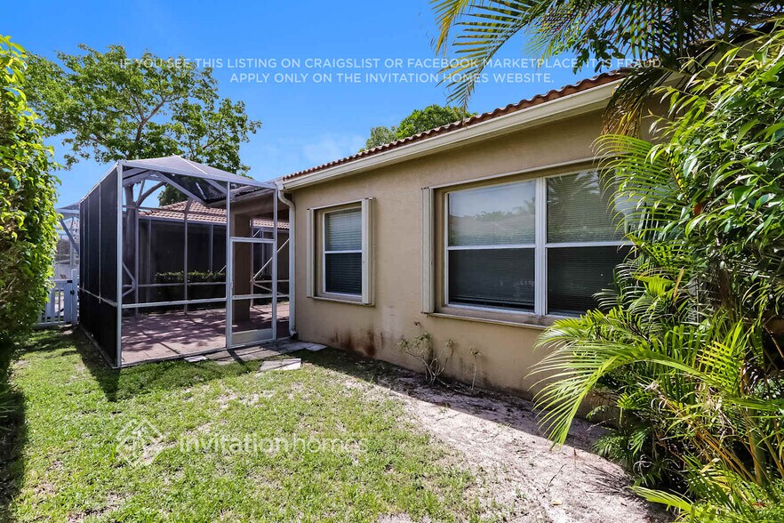 Building Photo - 2455 Sandy Cay