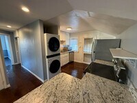 Building Photo - Broadway