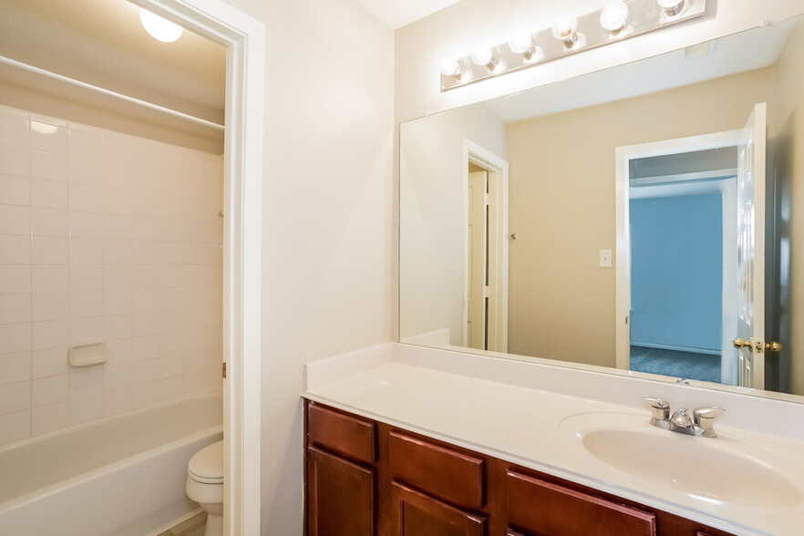 Building Photo - 6510 Beeston Hill Dr