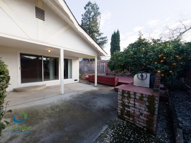 Building Photo - $4,795 - Beautiful 4 beds/2 Baths Home near Los Gatos Border