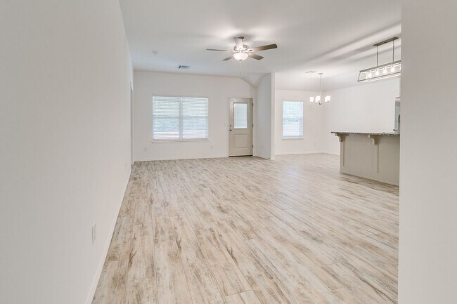 Building Photo - Brand New 4 Bed Home!