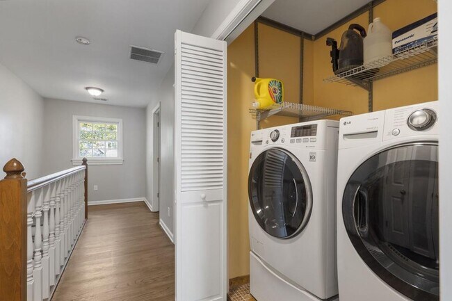 Building Photo - 97 Huntington Rd NE