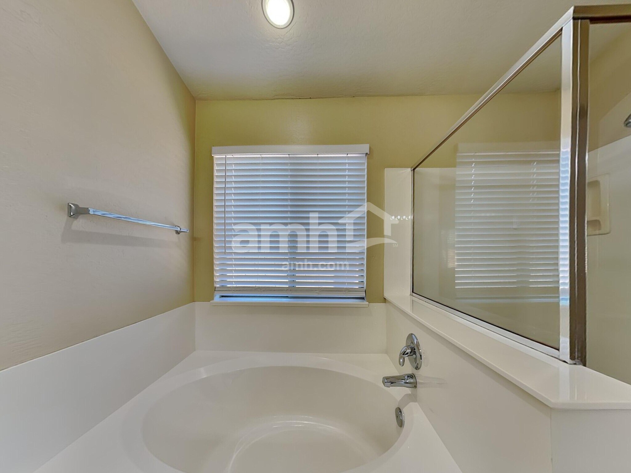 Building Photo - 8213 S 51st Dr