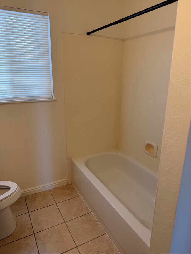 Building Photo - 1239 Swaner Rd