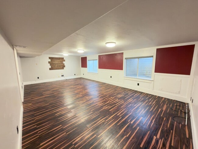 Building Photo - 317 W Farmside Dr