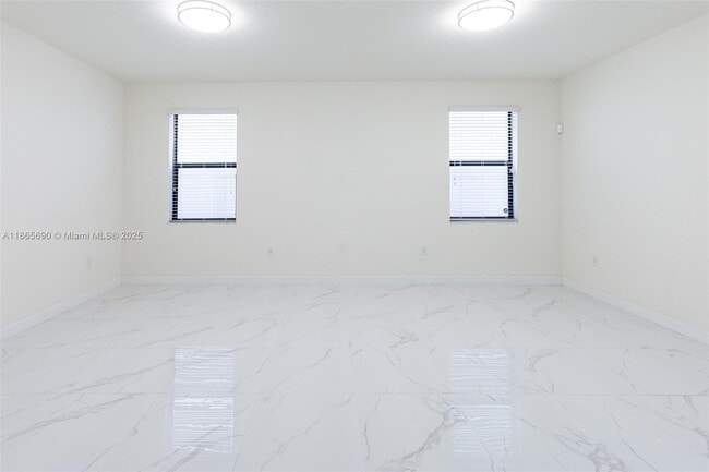 Building Photo - 10572 W 35th Way