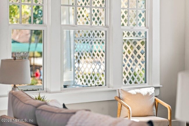 Building Photo - 2843 Oak St