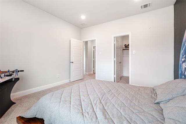 Building Photo - 2207 Santa Monica Dr