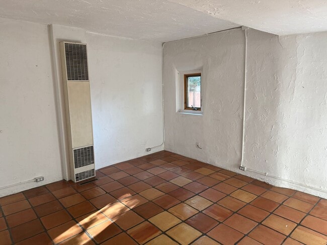 Building Photo - 949 Agua Fria St