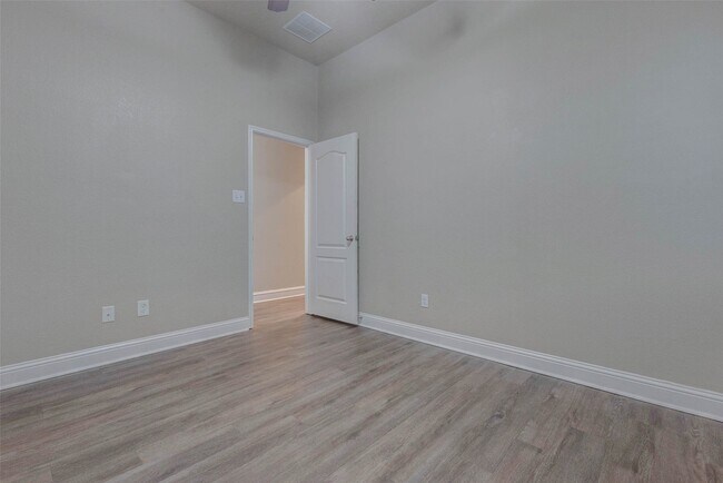 Building Photo - 5003 Beech Fern Dr