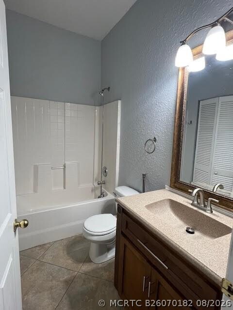 Building Photo - 5811 La Costa Dr