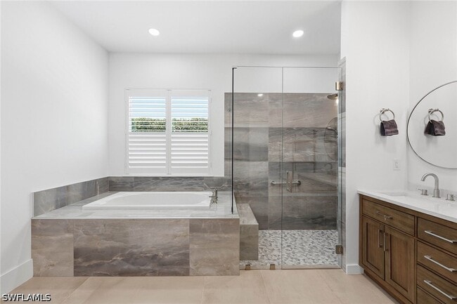 Building Photo - 1232 Royal Palm Dr