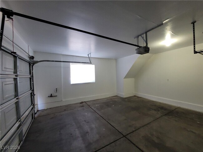 Building Photo - 9157 Desirable Ct