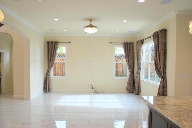 Building Photo - 3502 Cinnamon Ridge Rd
