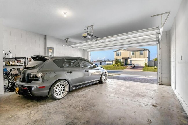 Building Photo - 956 Cambridge Dr