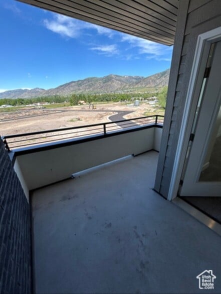Building Photo - 3115 S 200 W