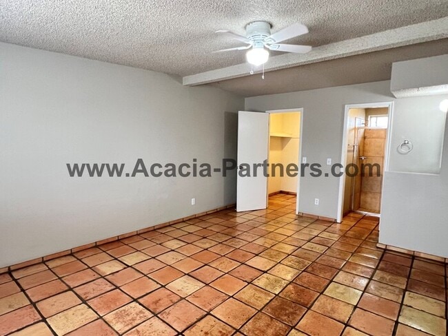 Building Photo - Three Bedroom Home