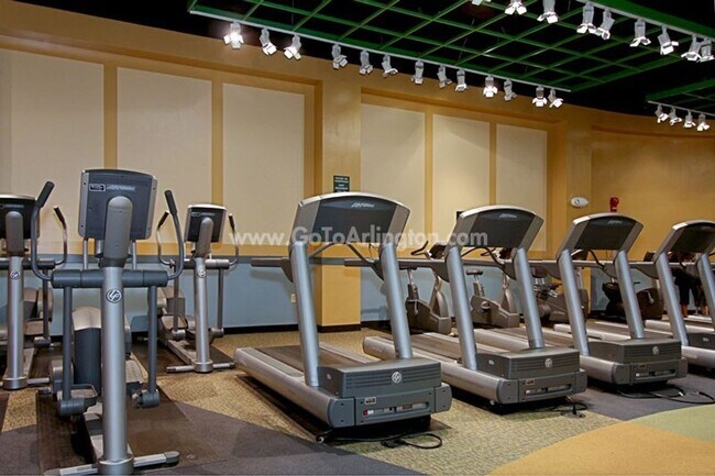 Building Photo - Great studio at River Place for $1600, ALL...