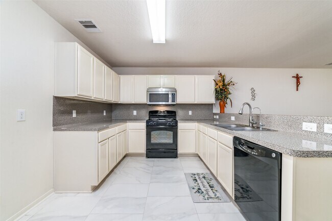 Building Photo - 3530 Barkers Crossing Ave