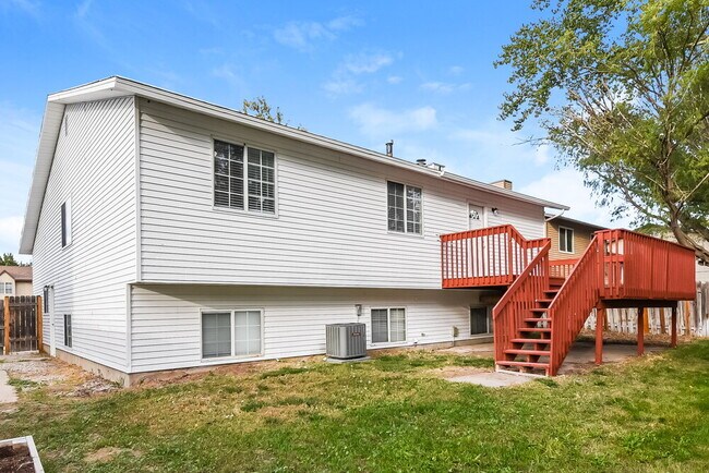 Building Photo - 2985 W 5750 S