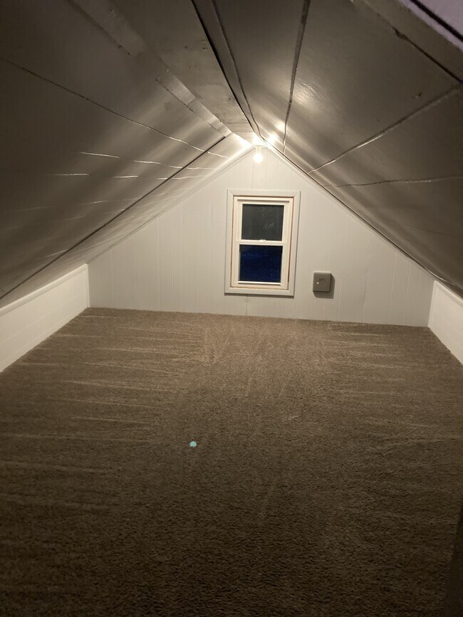 Building Photo - 403 Grand St