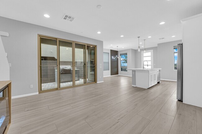 Building Photo - 11655 Redwood Mountain Ave