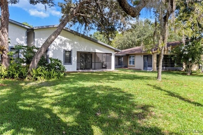 Building Photo - 83 Golfview Dr