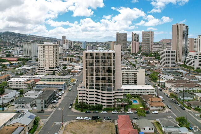 Building Photo - Wiliwili Vista