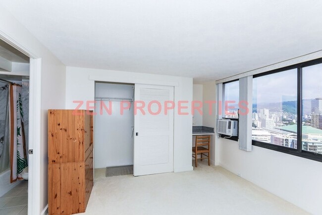 Building Photo - Furnished 2 bdrm / 2 bath unit at The Windsor Waikiki