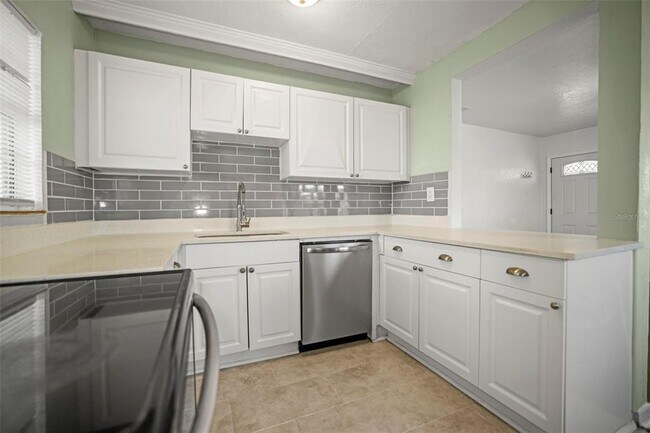 Building Photo - 1511 35th Ave N