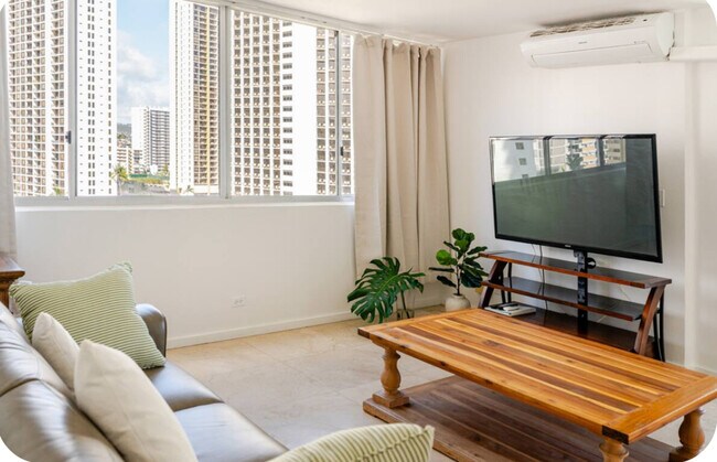 Building Photo - 2500 Kalakaua Ave