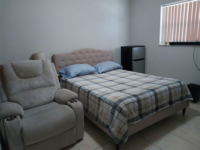 Building Photo - 55 SE 14th St