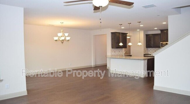 Building Photo - 1247 Wiltshire Dr