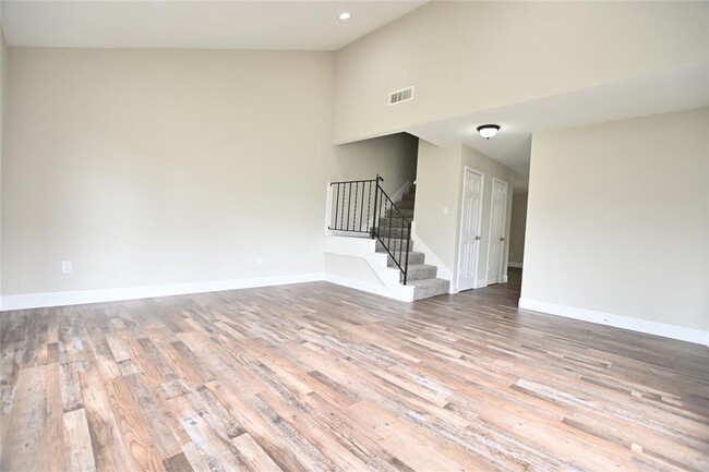 Building Photo - Stunningly Renovated 2-Bedroom Home with M...