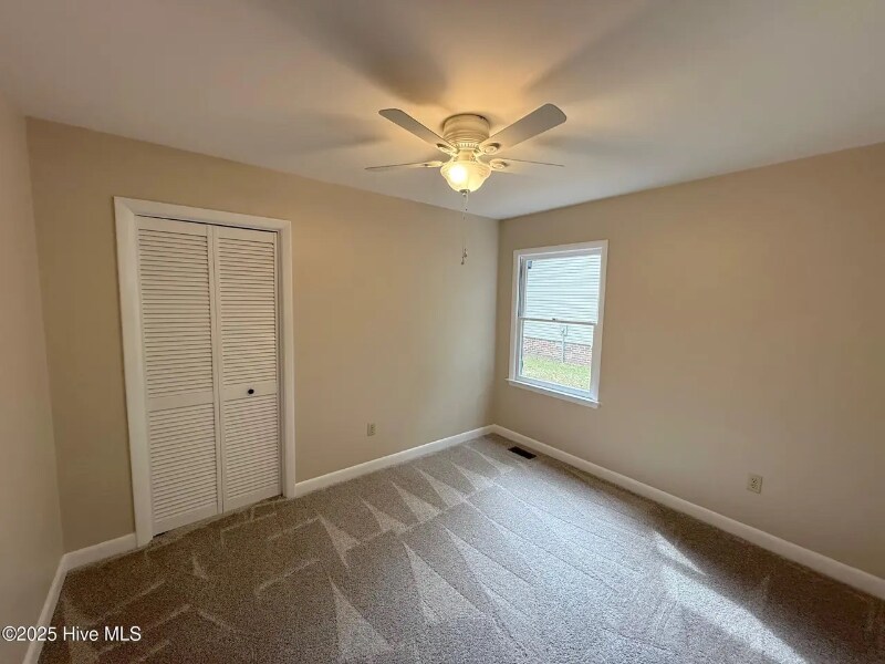 Building Photo - 107 E Baywood Ln