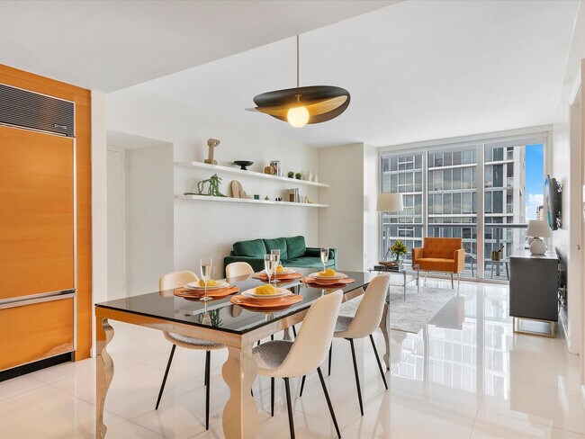 Building Photo - 485 Brickell Ave