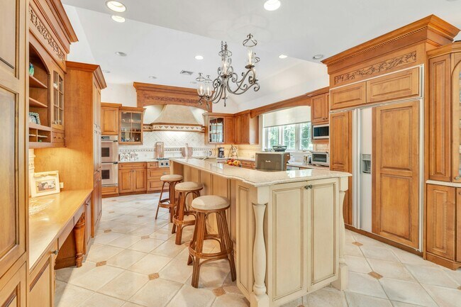 Building Photo - 787 Peach Tree Ln
