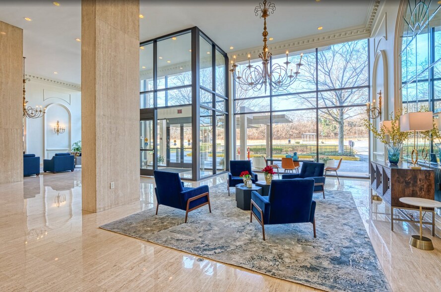 Building Photo - 1300 Army Navy Dr