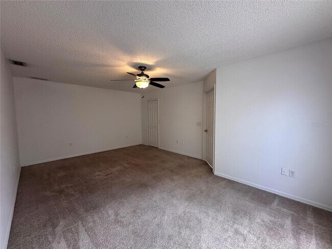 Building Photo - 33 Rybark Ln