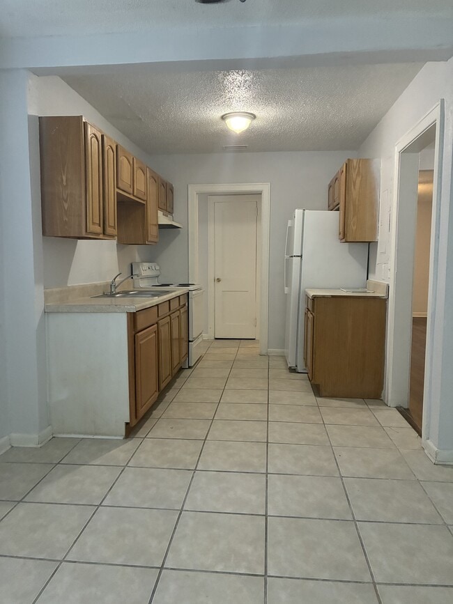 Building Photo - 7545 Wilder Ave