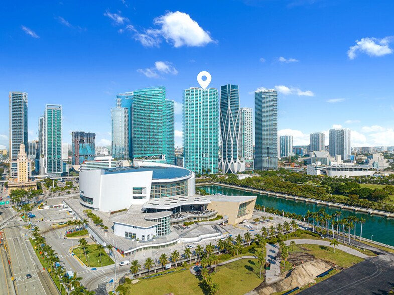 Building Photo - 900 Biscayne Blvd