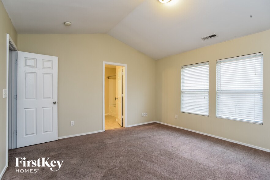 Building Photo - 3418 Charterhall Ln