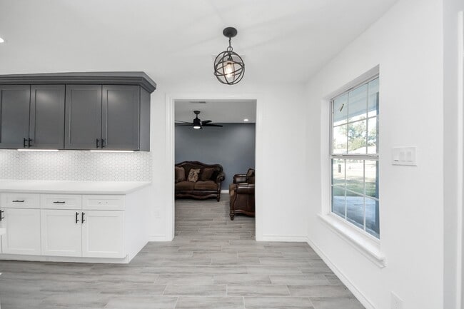 Building Photo - 3926 Florinda St