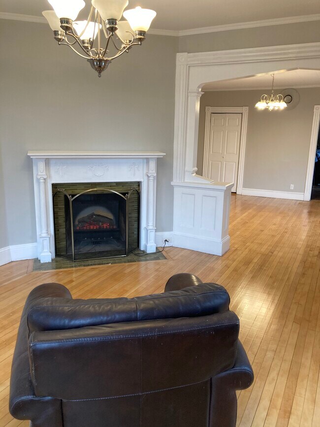 Building Photo - 50 State St