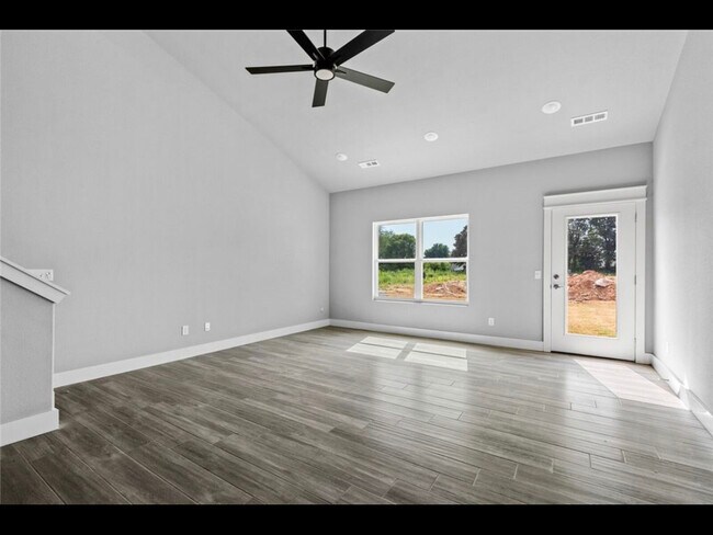 Building Photo - 657 Sun Meadows Loop