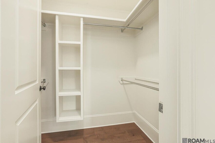 Building Photo - 8211 Village Plaza Ct