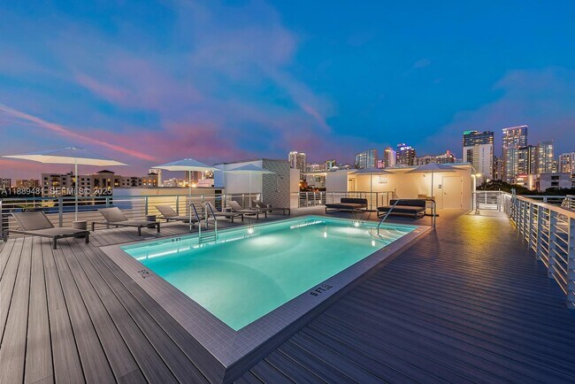 Building Photo - 529 SW 11th St